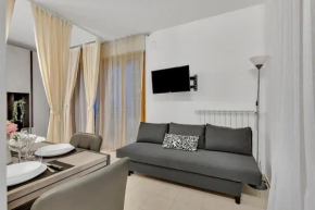 Elegant Holiday Home 10 Minutes from Milan Linate Airport with Parking